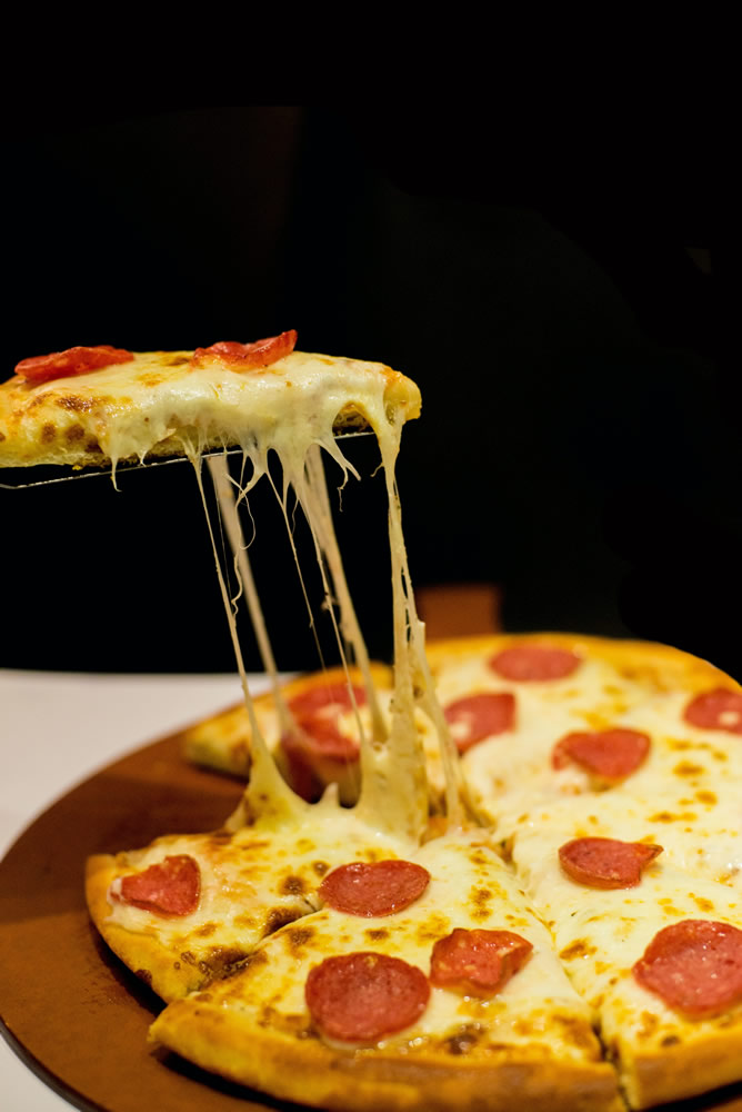 Salades, pizza, repas
